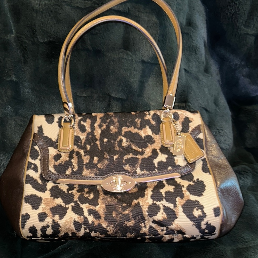 Coach Brown Shoulder Bag with Elegant Design